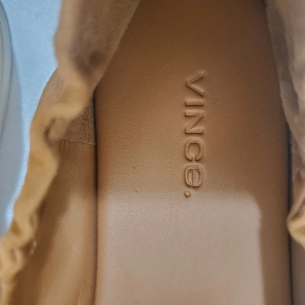 Vince Suede Shoes sz 9 New Worn Once!! - Picture 8 of 9